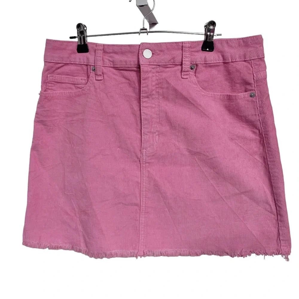 SNEAK PEEK CORDUROY MINI SKIRT IN PINK